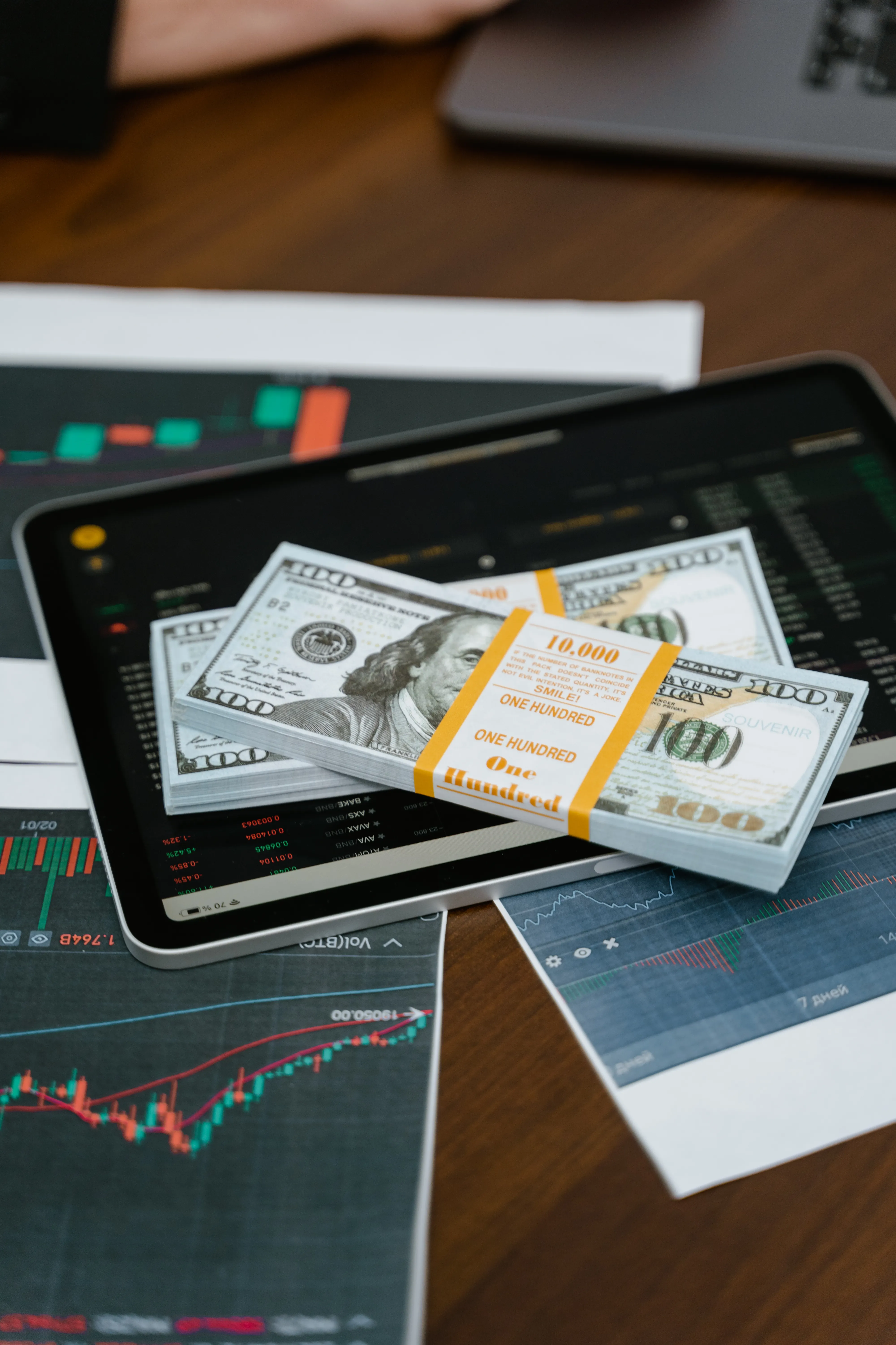 Dólar Cierra en S/3.369: Subió 0.06% en la Semana